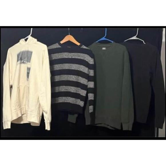 1 LOT  Young Men's Shirts and Polos ,Size Small,  Used - Picture 3 of 4